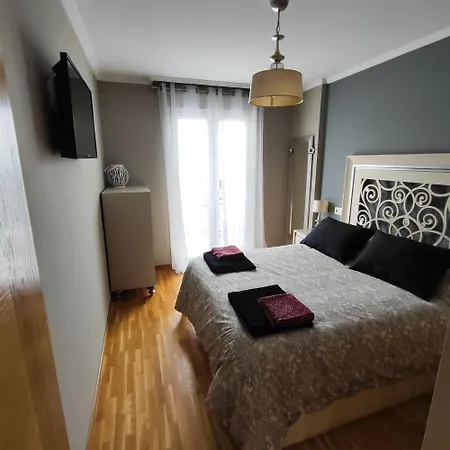 Piso Centrico En Con Aparcamiento アパート ビベイロ